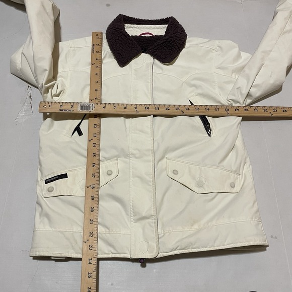 Volcom Ski Jacket - Picture 9 of 13